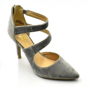 NIB Nine West Florent 9x9 Pointed-Toe Grey Velvet Pumps